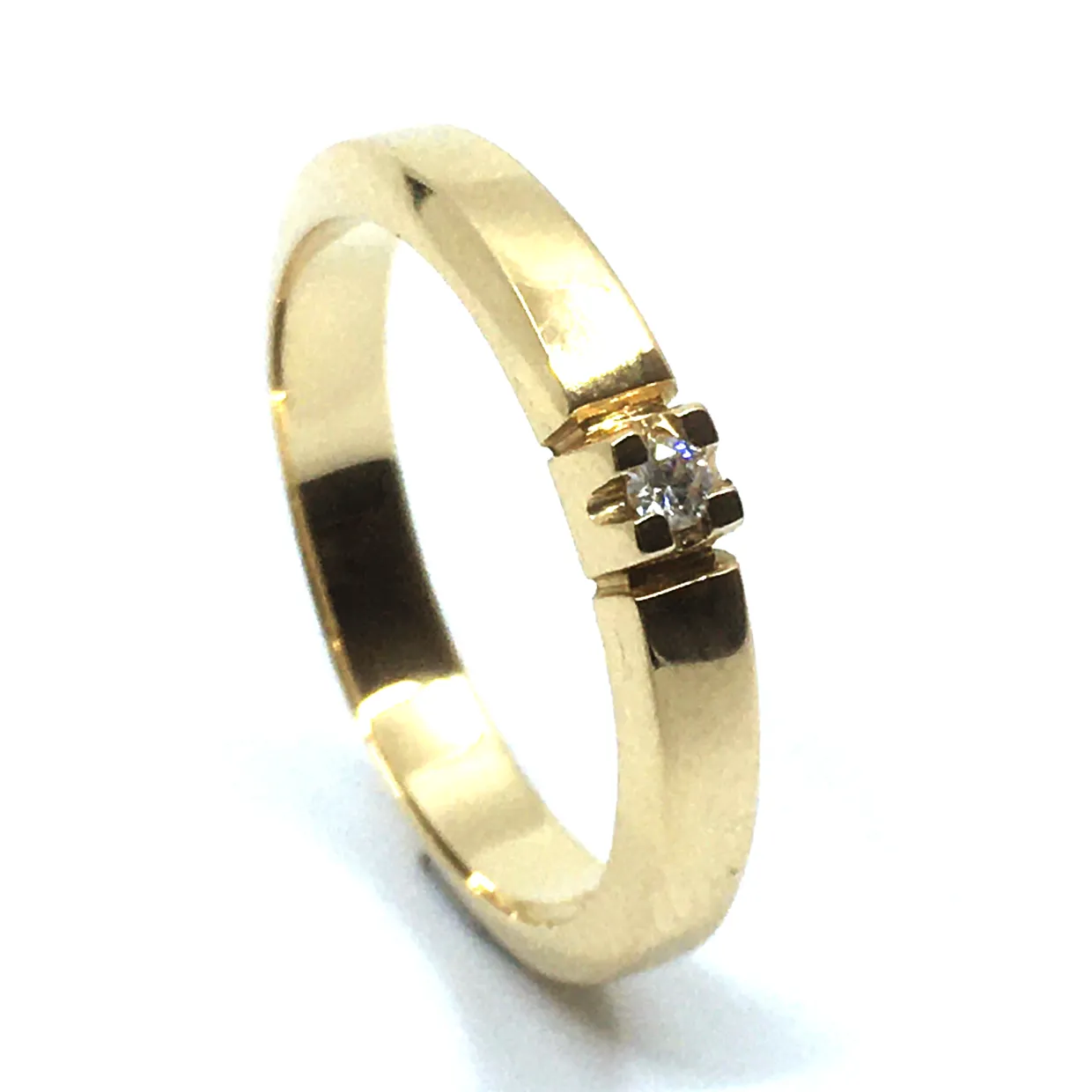 14 KT. ALLIANCE RING GULD MED BRILLANT 1X0,03 CT. W/SI