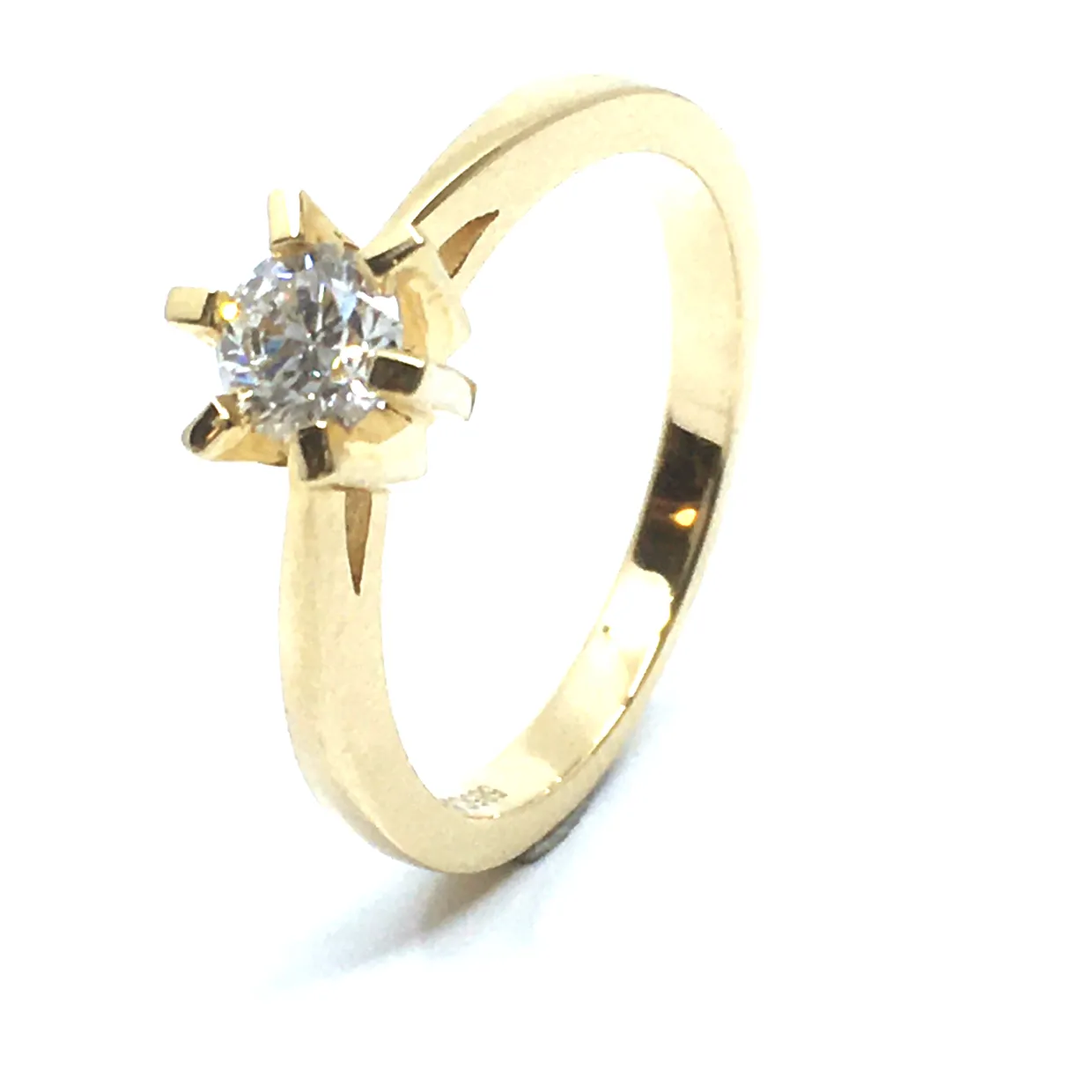 14 KT. GULD CARLA RING MED BRILLANT 0,50 CT. W/SI
