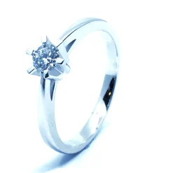 14 KT. HVIDGULD CARLA RING MED BRILLANT 0,25 CT. W/SI