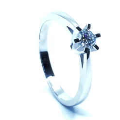 14 KT. HVIDGULD CARLA RING MED BRILLANT 0,25 CT. W/SI