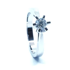 14 KT. HVIDGULD CARLA RING MED BRILLANT 0,38 CT. W/SI