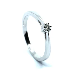 8 KT. HVIDGULD CARLA RING MED BRILLANT 0,03 CT. W/SI