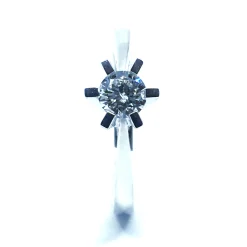 14 KT. HVIDGULD CARLA RING MED BRILLANT 0,50 CT. W/SI