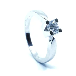 14 KT. HVIDGULD EVA RING MED BRILLANT 0,38 CT. W/SI