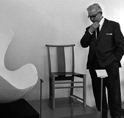 ARNE JACOBSEN UR BANKERS MED RØD LÆDERREM 40MM - 53108-2003G