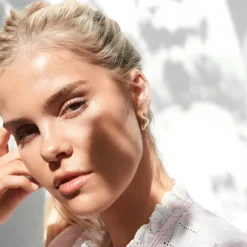 BYBIEHL ØRERINGE SØLV FORGYLDT WAVE MED ZIRKONIA - 4-3702A-GP