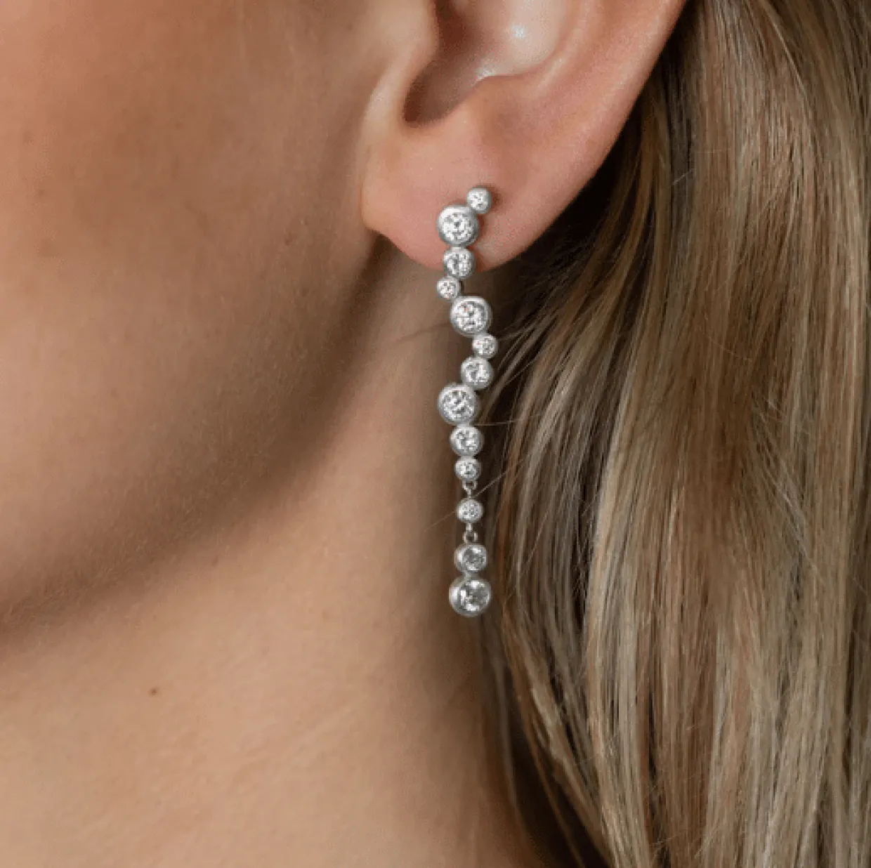 BYBIEHL STARDUST ØRERINGE SØLV MED ZIRKONIA LANG - 4-4603A-R