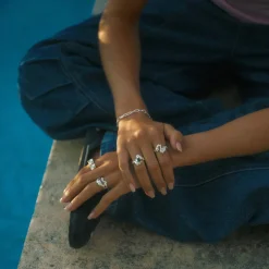 CAMILLE BRINCH BIG CONTRAST RING I SØLV MED GRØN STEN - BCOR