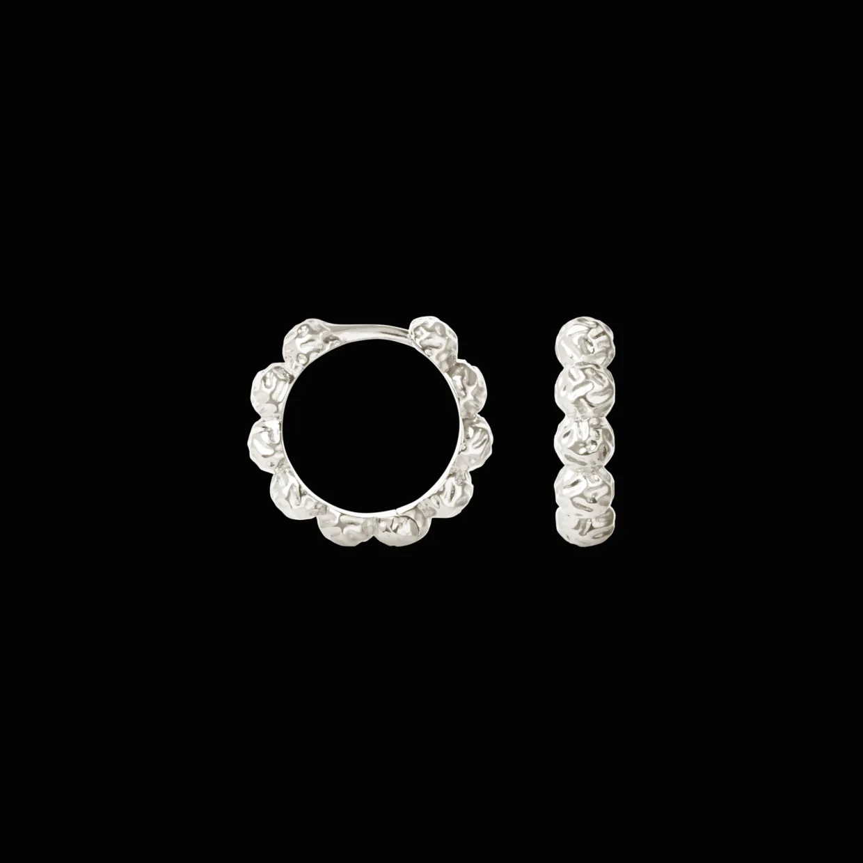 CAMILLE BRINCH MEDIUM DOTS HOOPS I SØLV - MDH