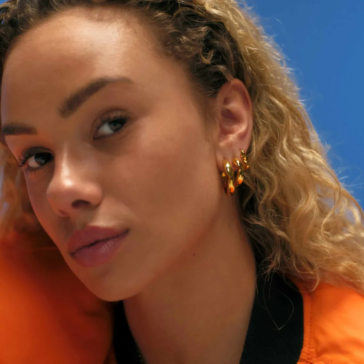 CAMILLE BRINCH SMÅ PUFFER ØRERINGE FORGYLDT SØLV - SPUH-FG