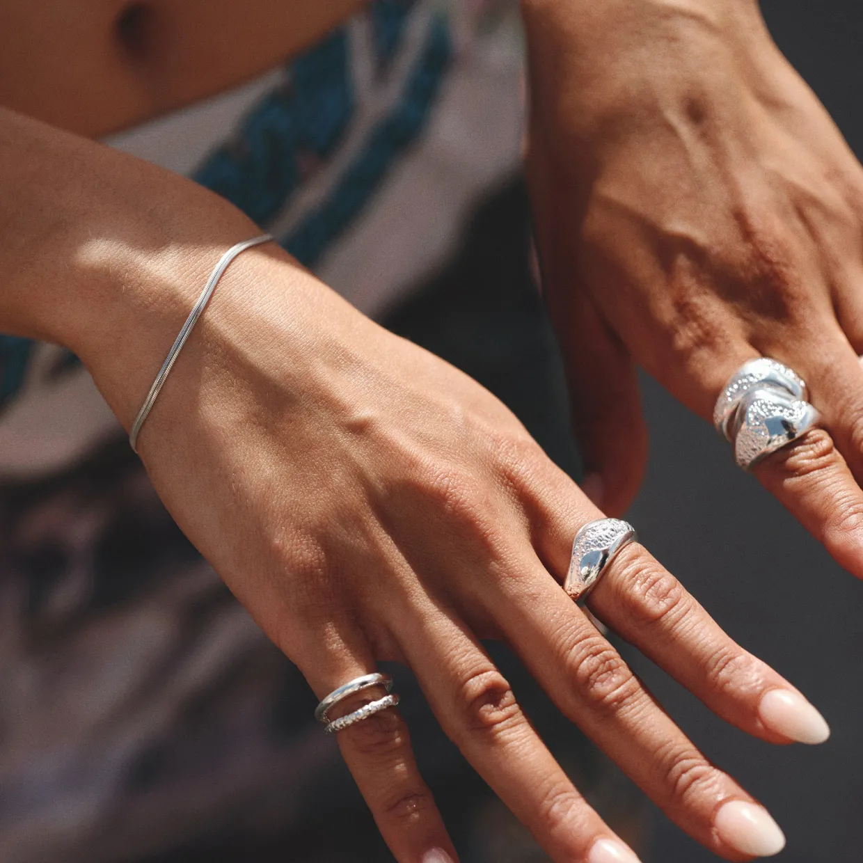 CAMILLE BRINCH SMALL ESSENTIA SNAKE ARMBÅND SØLV - SESB-17