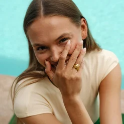 CAMILLE BRINCH STATEMENT CURVY ESSENTIA RING FORGYLDT SØLV - SCER-FG