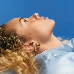 CAMILLE BRINCH STORE BOUNCY PUFFER ØRERINGE FORGYLDT SØLV - BBPUE-FG