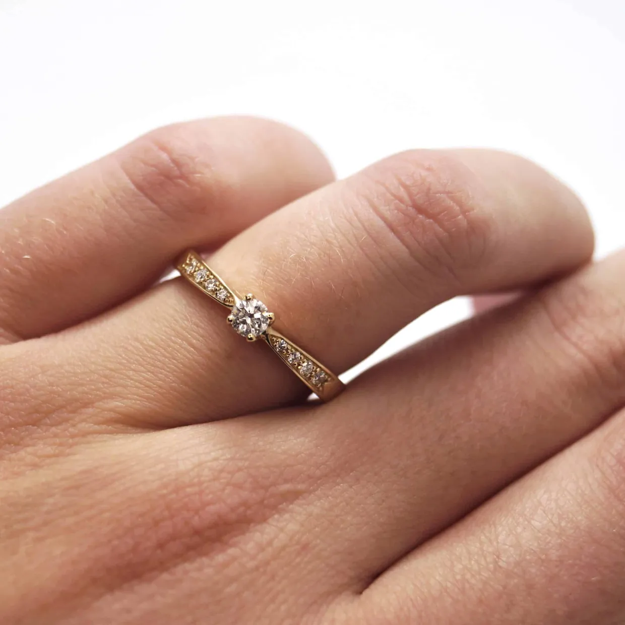 CHRISTOFFERSEN JEWELLERY RING 14 KARAT GULD MED BRILLANTER - 5001150