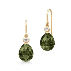 JULIE SANDLAU OFELIA ØREHÆNGER I FORGYLDT SØLV MED OLIVEN FARVET KRYSTAL - HKS780GDOLCRCZ