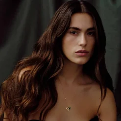 JULIE SANDLAU PRIME MINI VEDHÆNG FORGYLDT SØLV MED TURMALIN KRYSTAL – PD374GDTMCR