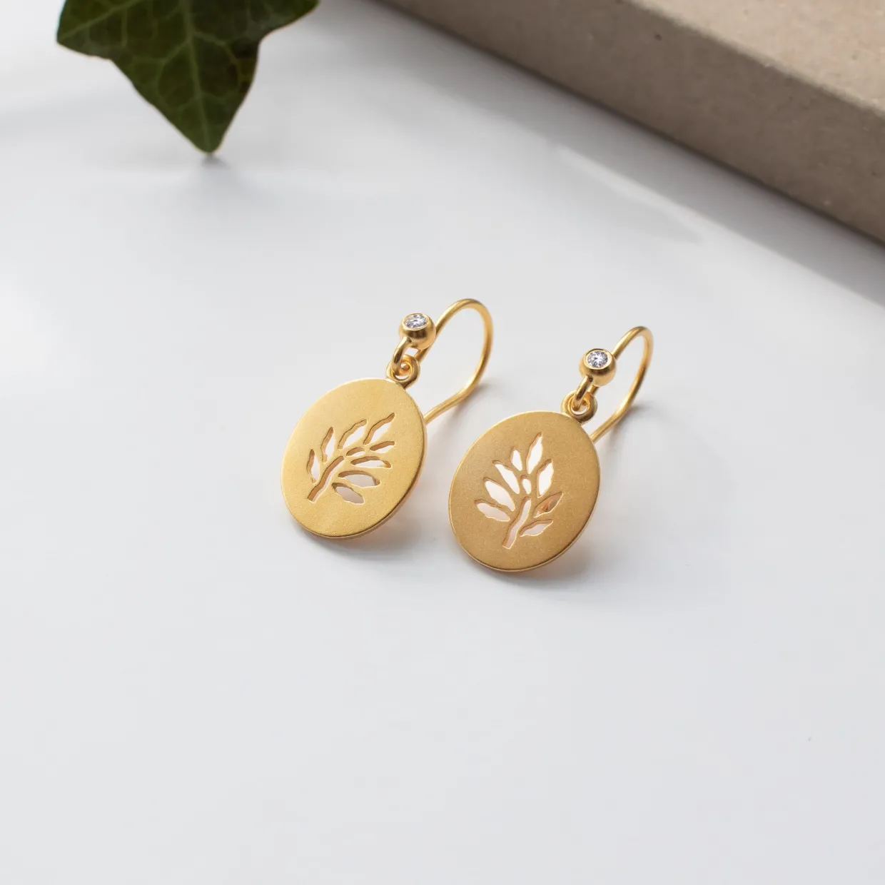 JULIE SANDLAU ØRERINGE FORGYLDT SØLV TREE OF LIFE - HKS662GDCZ