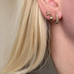 SCROUPLES 8 KARAT GULD ØRERINGE MED 3 KUGLER - 122633