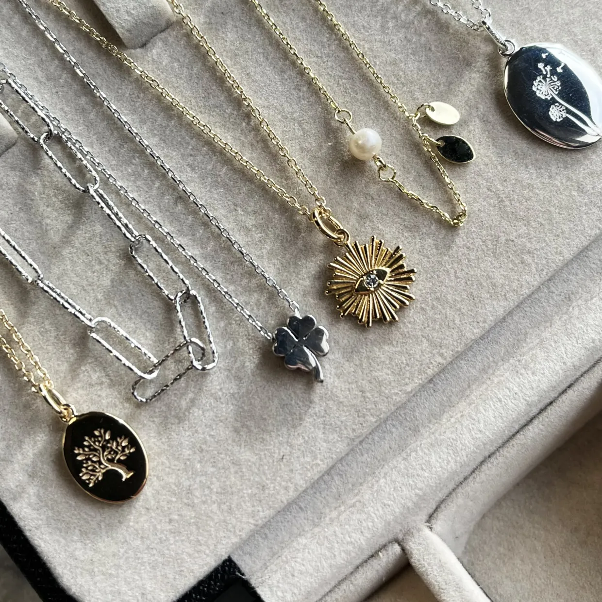 SCROUPLES HALSKÆDE SØLV FORGYLDT MED FERSKVANDSPERLE - 38122,42