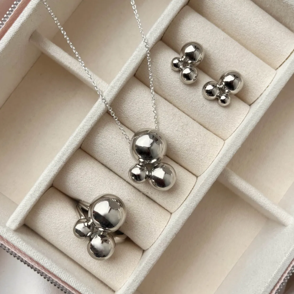 SCROUPLES HALSKÆDE SØLV MED KUGLER - 239762