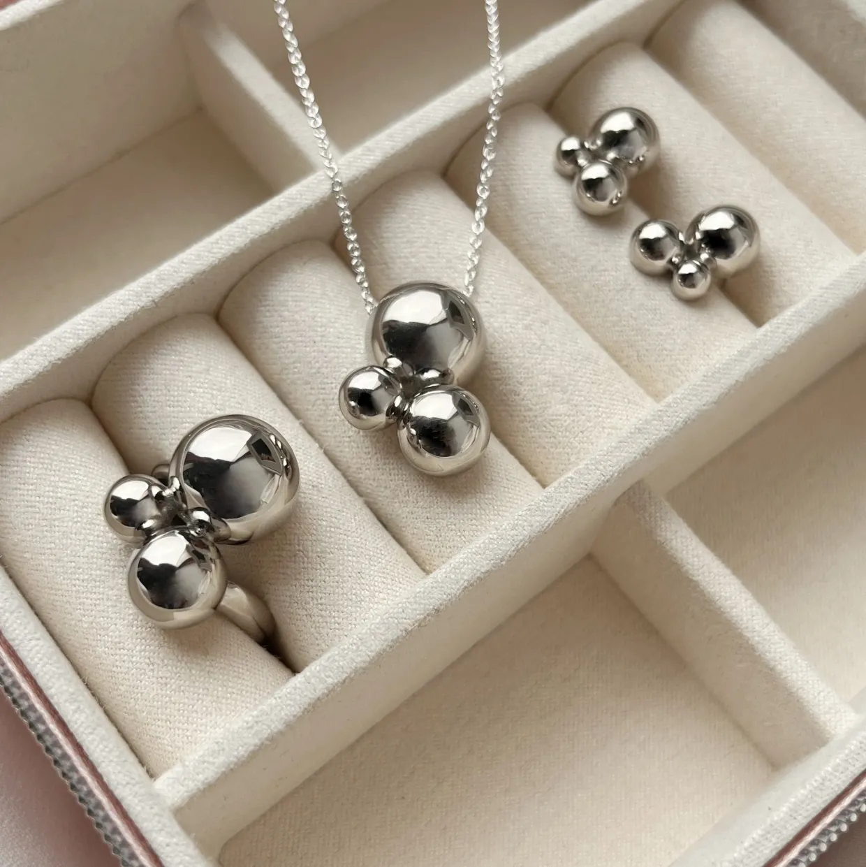 SCROUPLES HALSKÆDE SØLV MED KUGLER - 239762