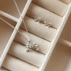 SCROUPLES HALSKÆDE SØLV SLØJFE - 240072