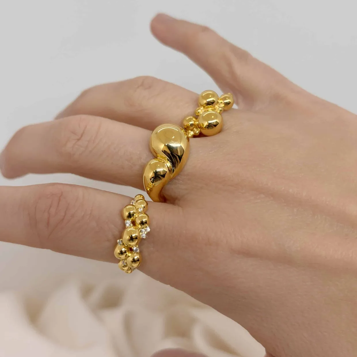 SCROUPLES KUGLE RING I FORGYLDT SØLV - 731102