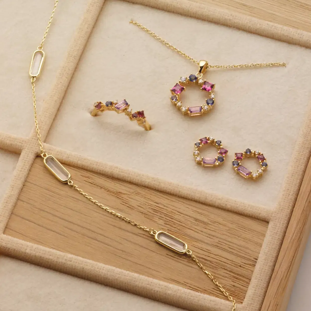 SCROUPLES ØRERING SØLV FORGYLDT MED FARVEDE ZIRKONIA - 163032