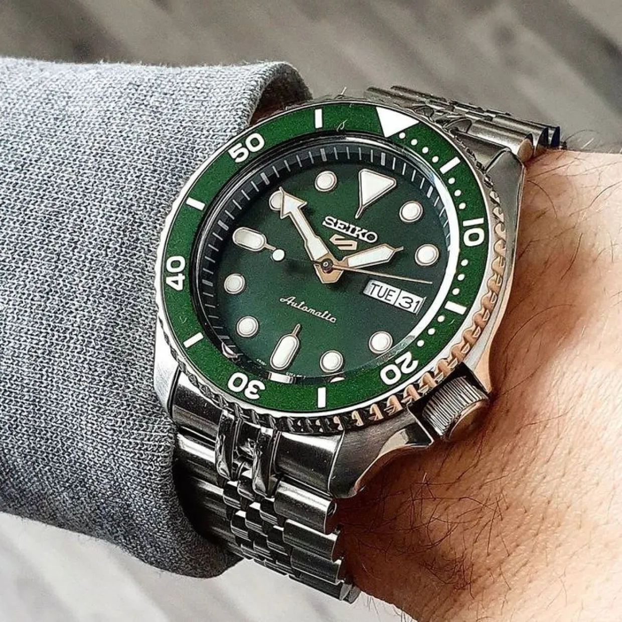 SEIKO 5 HERRE SPORT AUTOMATIK GRØN SKIVE STÅL LÆNKE - SRPD63K1