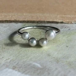 STINE A PEARL BERRIE RING SØLV MED FERSKVANDSPERLER - 4055-00