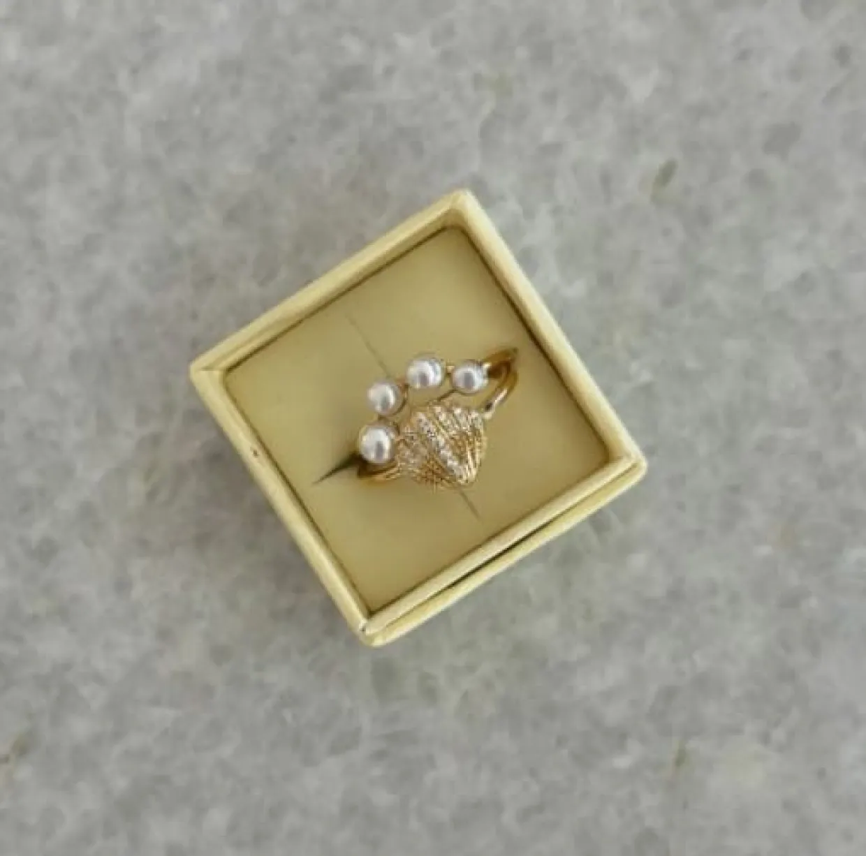 STINE A VINTAGE SHELL RING FORGYLDT SØLV MED STENE - 4051-02