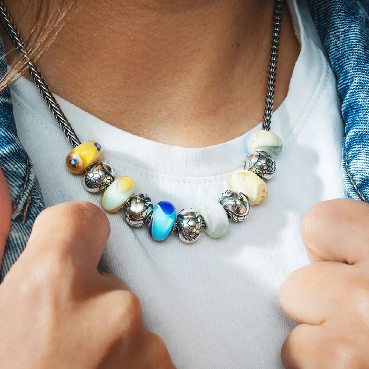 TROLLBEADS 'SOLBLOMST BÆLTEDYR' GLAS KUGLE - TGLBE-20316